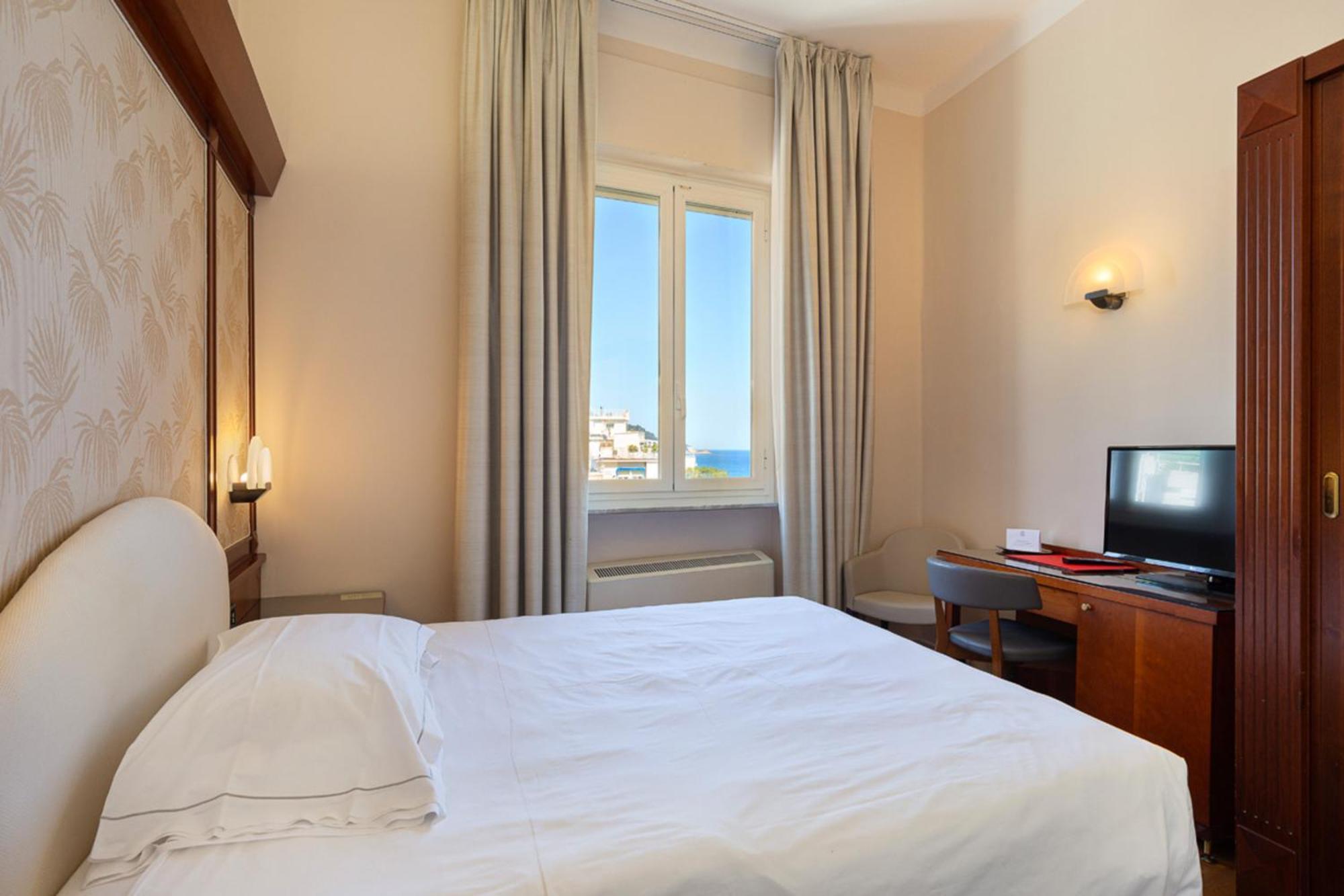 Hotel Grand Mediterranee 4*