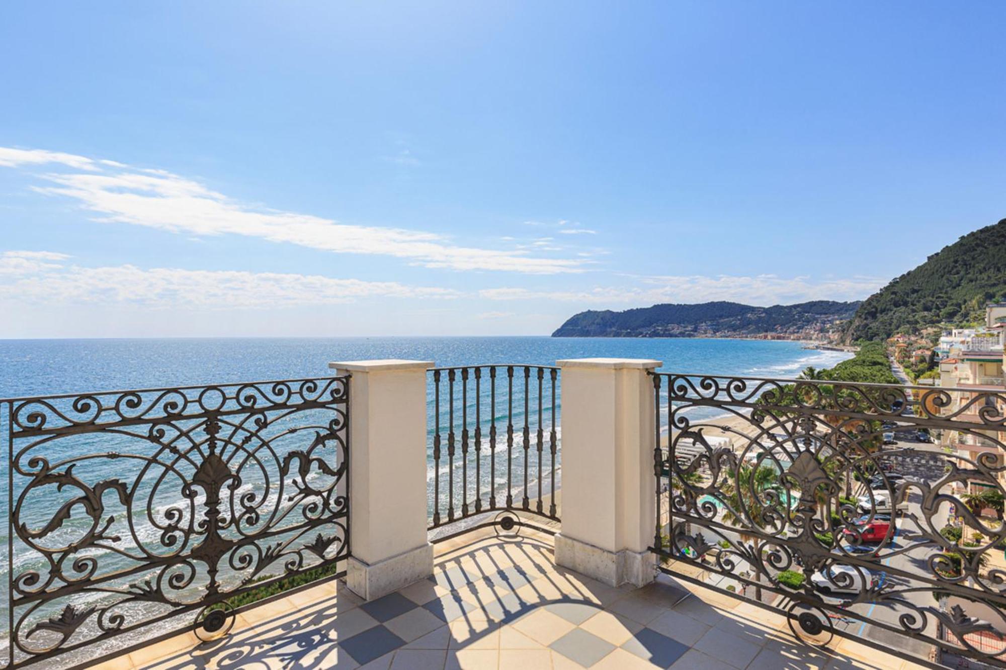 Grand Mediterranee Hotel