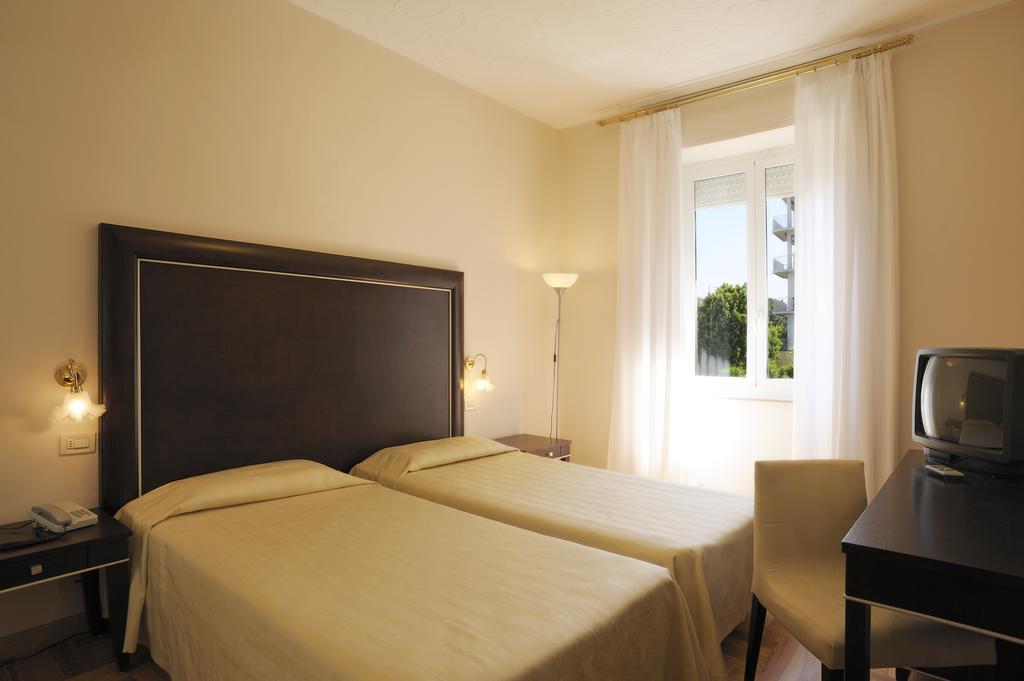 Grand Mediterranee Hotel 4*